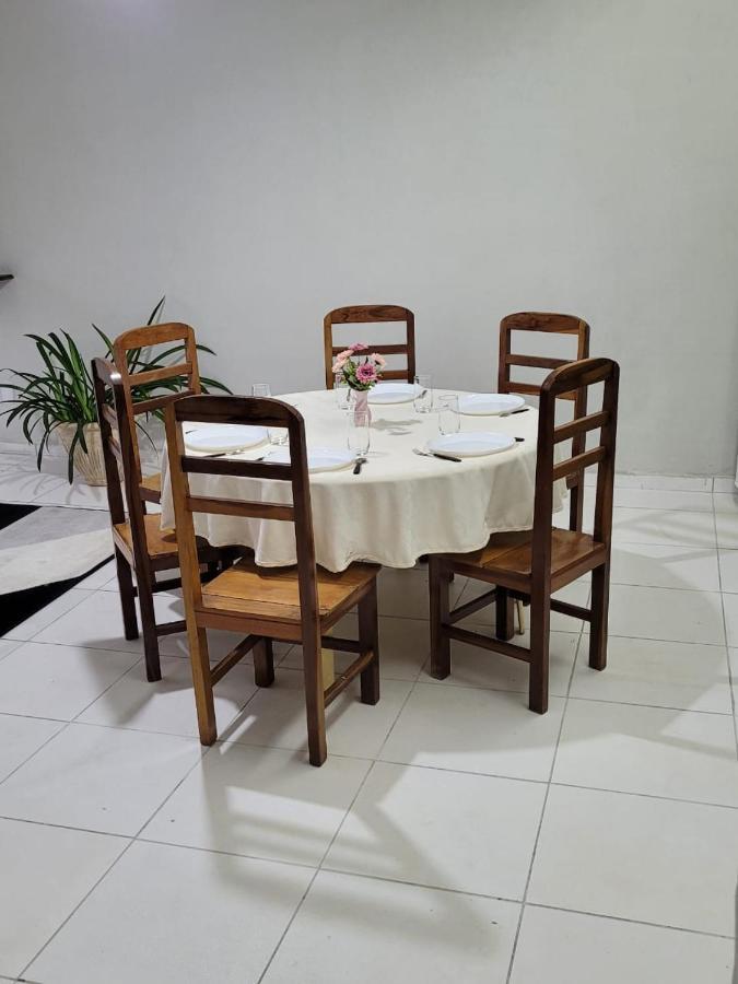 Sobrado 6 Amplo E Confortavel Em Condominio Corumba Luaran gambar